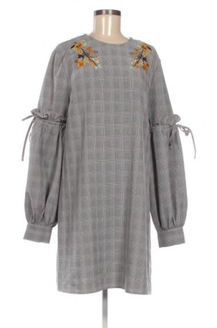 Рокля Fashion Union, Размер XL, Цвят Многоцветен, Цена 29,14 €