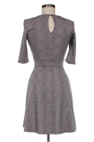 Šaty  Guess, Velikost XS, Barva Vícebarevné, Cena  849,00 Kč