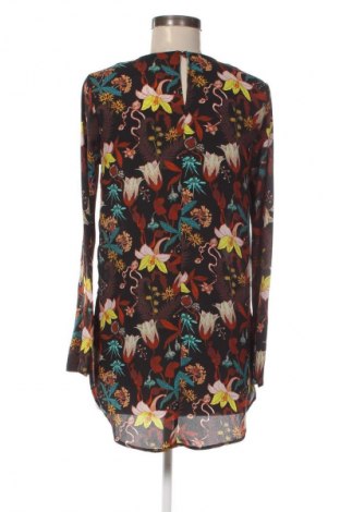 Рокля H&M, Размер XS, Цвят Многоцветен, Цена 2,04 €