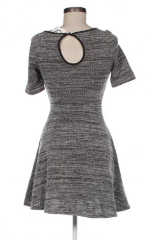 Šaty  H&M Divided, Velikost S, Barva Vícebarevné, Cena  269,00 Kč