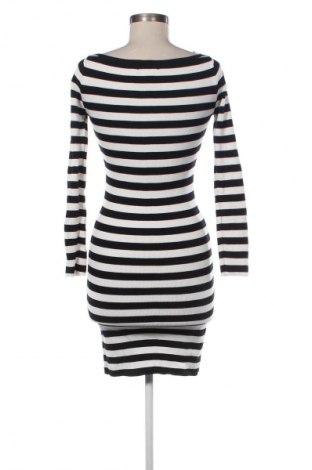 Ruha Jcl, Méret M, Szín Sokszínű, Ár 869 Ft