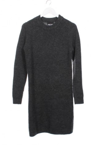Šaty  Pieces, Velikost XS, Barva Šedá, Cena  79,00 Kč