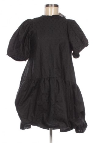 Рокля Pretty Little Thing, Размер XS, Цвят Черен, Цена 10,73 €