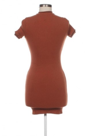 Рокля Pull&Bear, Размер M, Цвят Кафяв, Цена 8,00 €