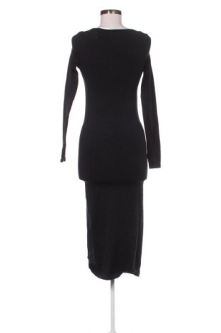 Рокля Pull&Bear, Размер XS, Цвят Черен, Цена 12,98 €