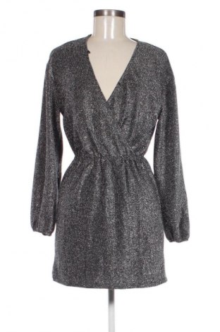 Рокля Sinsay, Размер S, Цвят Сребрист, Цена 7,66 €