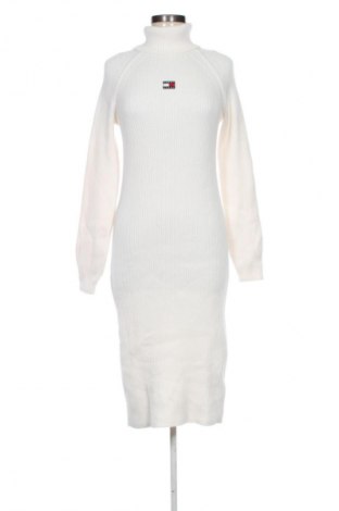 Рокля Tommy Jeans, Размер S, Цвят Екрю, Цена 40,39 €
