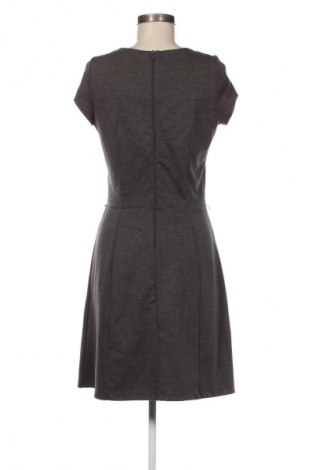 Рокля WE, Размер M, Цвят Сив, Цена 3,06 €