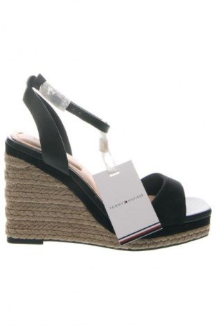 Sandały Tommy Hilfiger, Rozmiar 38, Kolor Czarny, Cena 629,99 zł, #135275108