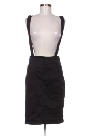 Dámské šaty s tráky Cubus, Velikost M, Barva Černá, Cena  479,00 Kč