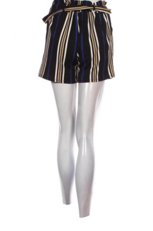 Дамски къс панталон Made In Italy, Размер M, Цвят Многоцветен, Цена 2,04 €