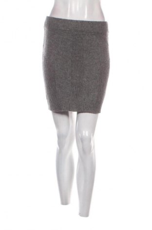 Пола Unbranded, Размер M, Цвят Сив, Цена 2,04 €