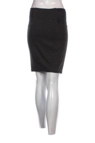 Пола Unbranded, Размер S, Цвят Черен, Цена 2,04 €