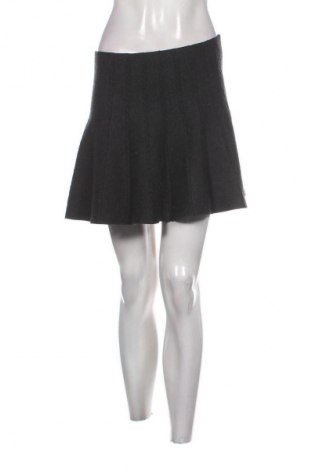 Пола Clockhouse, Размер M, Цвят Черен, Цена 2,55 €