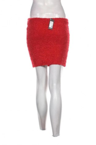 Пола Pretty Little Thing, Размер S, Цвят Червен, Цена 7,66 €