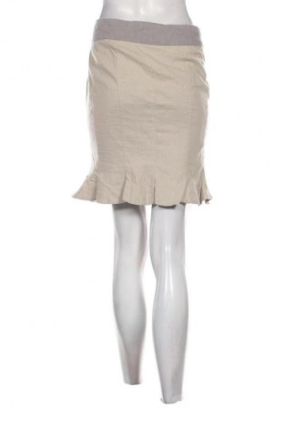 Пола St-Martins, Размер M, Цвят Бежов, Цена 2,04 €