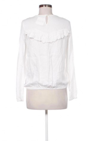 Дамска блуза Clockhouse, Размер M, Цвят Бял, Цена 10,22 €