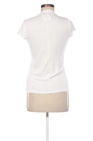 Дамска блуза Mohito, Размер M, Цвят Бял, Цена 9,20 €