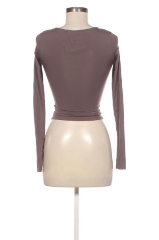 Γυναικεία μπλούζα Pull&Bear, Μέγεθος XS, Χρώμα Καφέ, Τιμή 9,99 €