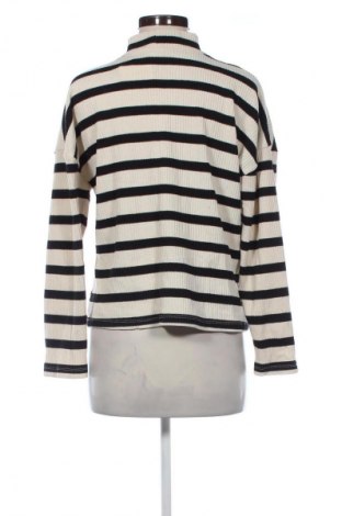 Dámská halenka Stradivarius, Velikost M, Barva Vícebarevné, Cena  189,00 Kč