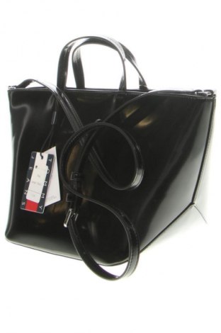 Дамска чанта Tommy Jeans, Цвят Черен, Цена 86,91 €