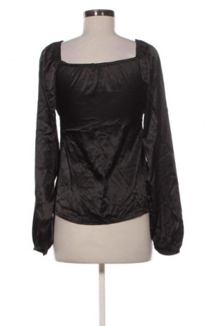 Дамска жилетка Pretty Little Thing, Размер M, Цвят Черен, Цена 4,09 €