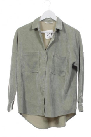 Дамска риза Stradivarius, Размер XS, Цвят Зелен, Цена 6,64 €