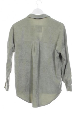 Дамска риза Stradivarius, Размер XS, Цвят Зелен, Цена 6,64 €