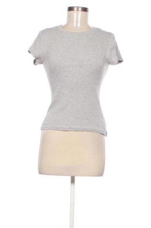 Γυναικείο t-shirt FSBN Sister, Μέγεθος L, Χρώμα Γκρί, Τιμή 6,99 €