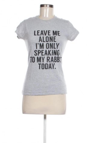 Γυναικείο t-shirt Gildan, Μέγεθος M, Χρώμα Πολύχρωμο, Τιμή 3,99 €