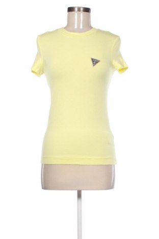 Γυναικείο t-shirt Guess, Μέγεθος S, Χρώμα Κίτρινο, Τιμή 15,99 €