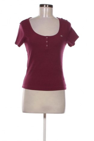 Дамска тениска Tommy Jeans, Размер M, Цвят Лилав, Цена 35,27 €, #135370665