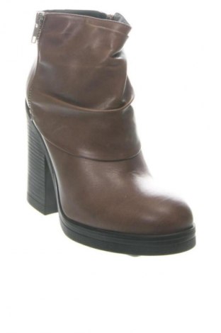 Дамски боти Alesya, Размер 37, Цвят Бежов, Цена 80,78 €