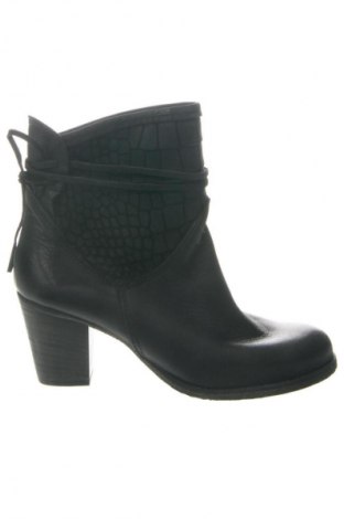Дамски боти Alesya, Размер 40, Цвят Черен, Цена 80,78 €