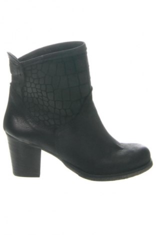 Дамски боти Alesya, Размер 36, Цвят Черен, Цена 80,78 €