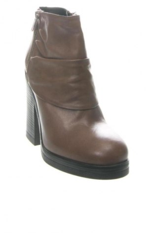 Дамски боти Alesya, Размер 37, Цвят Кафяв, Цена 83,34 €