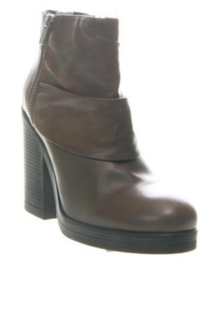Дамски боти Alesya, Размер 39, Цвят Кафяв, Цена 83,34 €