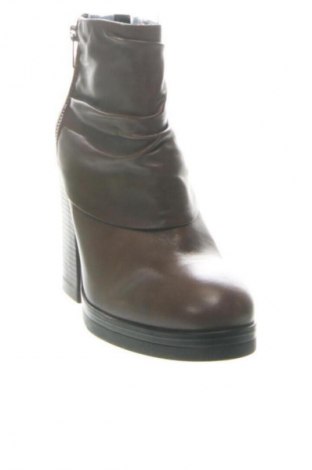 Дамски боти Alesya, Размер 39, Цвят Кафяв, Цена 83,34 €