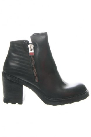 Дамски боти Bronx, Размер 40, Цвят Черен, Цена 32,72 €