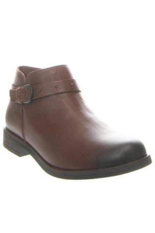 Дамски боти Clarks, Размер 42, Цвят Кафяв, Цена 101,23 €