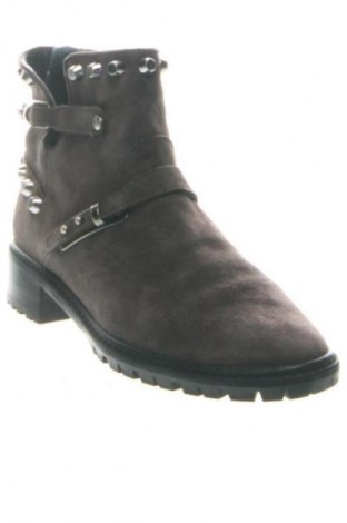 Дамски боти Stuart Weitzman, Размер 37, Цвят Сив, Цена 173,83 €