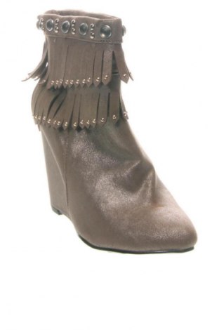 Дамски боти Unbranded, Размер 38, Цвят Бежов, Цена 22,49 €