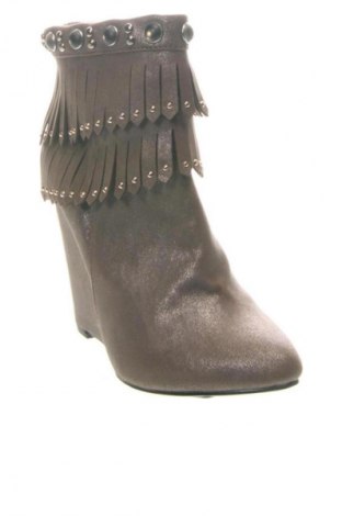 Дамски боти Unbranded, Размер 37, Цвят Бежов, Цена 22,49 €