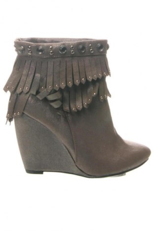 Дамски боти Unbranded, Размер 38, Цвят Бежов, Цена 22,49 €