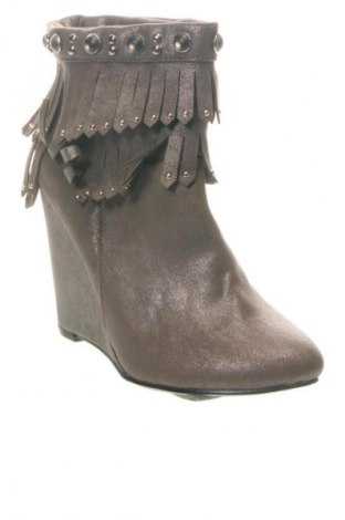 Дамски боти Unbranded, Размер 38, Цвят Бежов, Цена 22,49 €