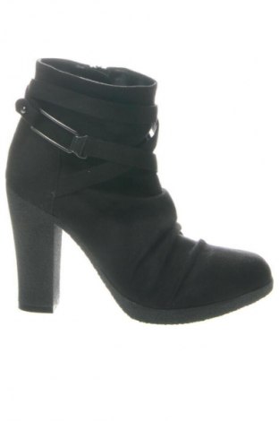 Дамски боти Unbranded, Размер 36, Цвят Черен, Цена 23,00 €