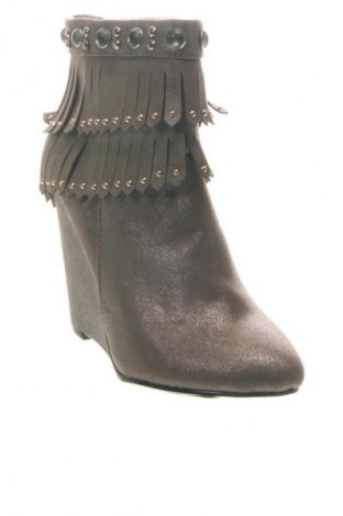 Дамски боти Unbranded, Размер 36, Цвят Бежов, Цена 22,49 €