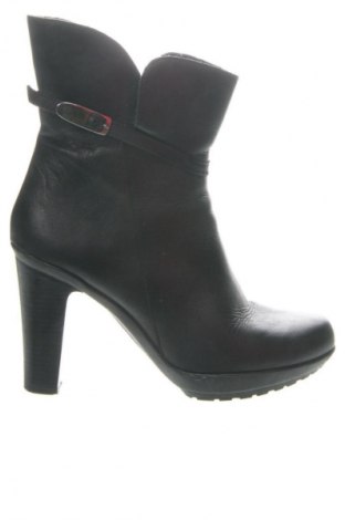 Дамски боти Unbranded, Размер 40, Цвят Черен, Цена 37,32 €