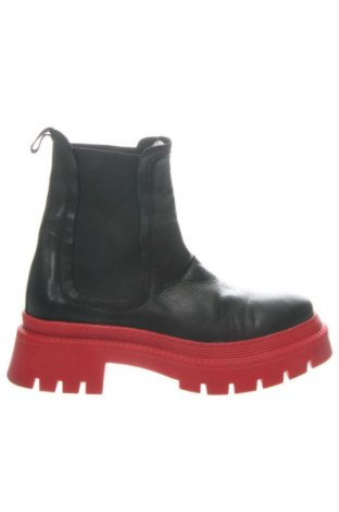 Дамски боти Unbranded, Размер 39, Цвят Черен, Цена 33,23 €