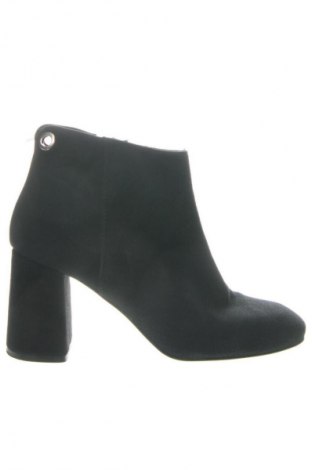 Дамски боти Unbranded, Размер 39, Цвят Черен, Цена 39,36 €